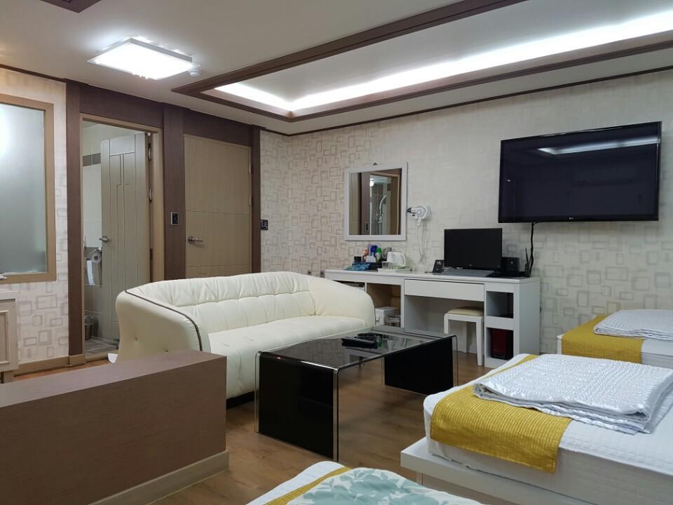 Raon Hotel Gwangyang  Екстериор снимка